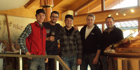 19. April | Frühschoppen mit den Surfassl Buam